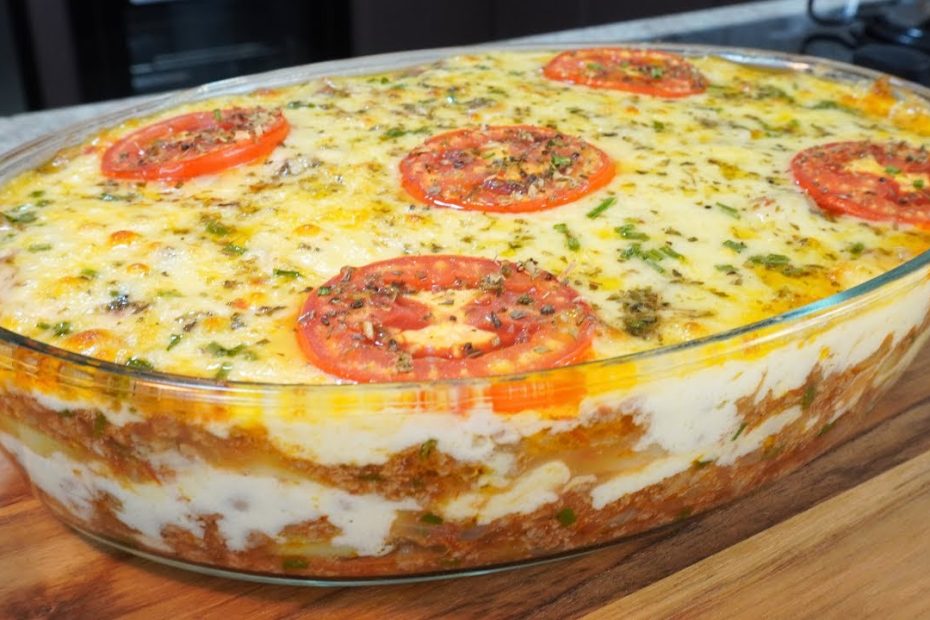Batata Recheada com Carne e Molho Branco